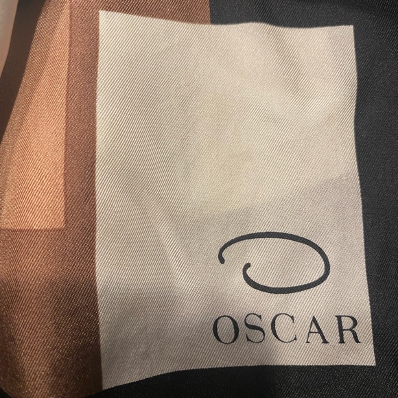 Oblong Scarf, Oscar de la Renta, Neutral Toned Geometric print - Picture 5 of 5